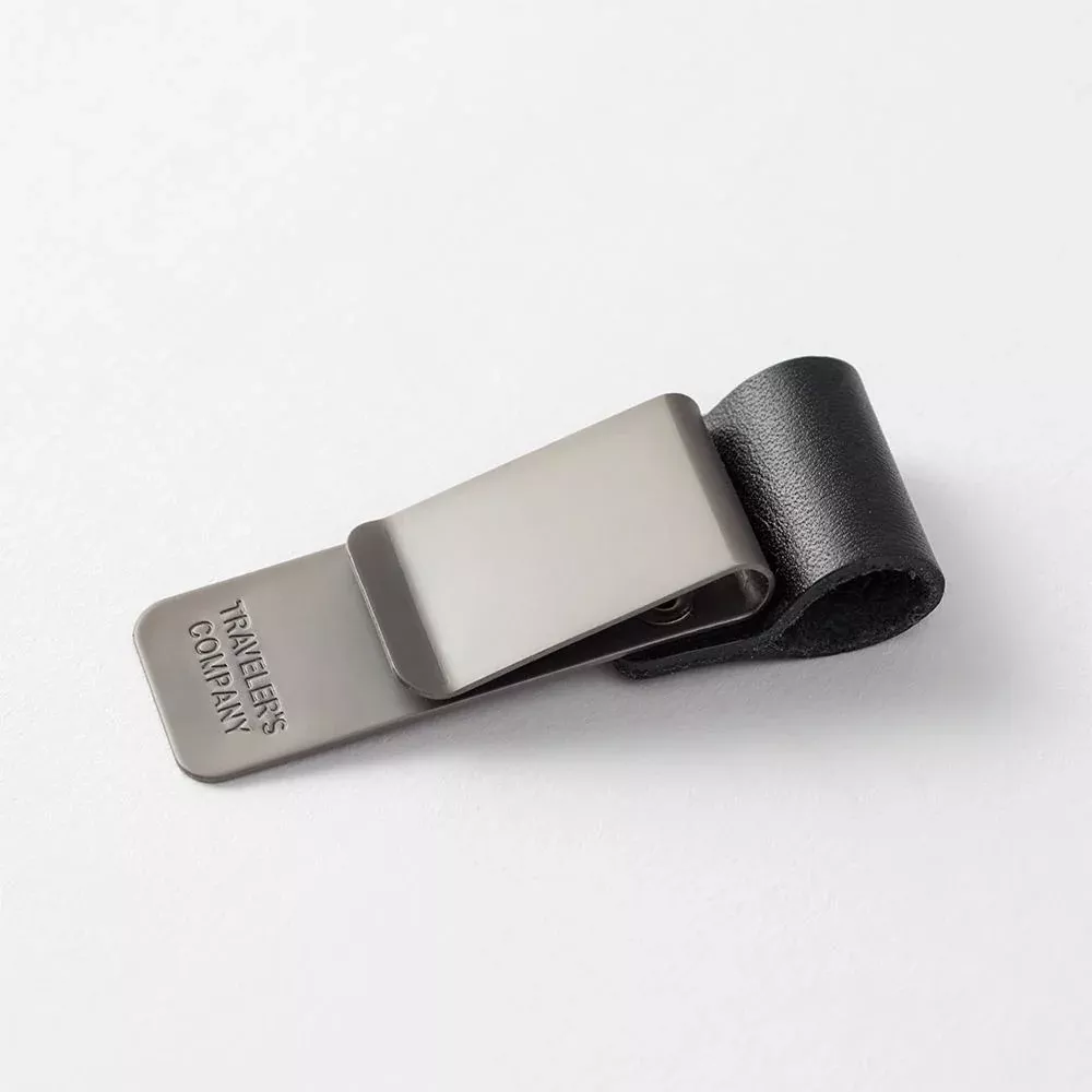 TRAVELER'S notebook Refill 016 (Regular & Passport Size) - Pen Holder (Medium) Black