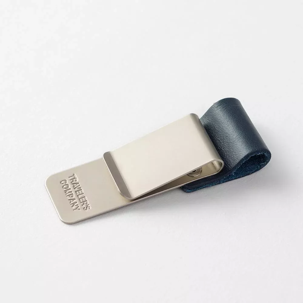 TRAVELER'S notebook Refill 016 (Regular & Passport Size) - Pen Holder (Medium) Blue