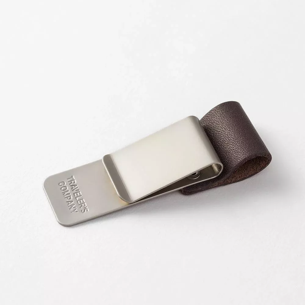 TRAVELER'S notebook Refill 016 (Regular & Passport Size) - Pen Holder (Medium) Brown